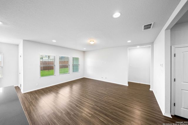 6723 Shiraz Way, Converse, TX 78109