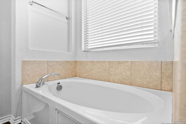6723 Shiraz Way, Converse, TX 78109