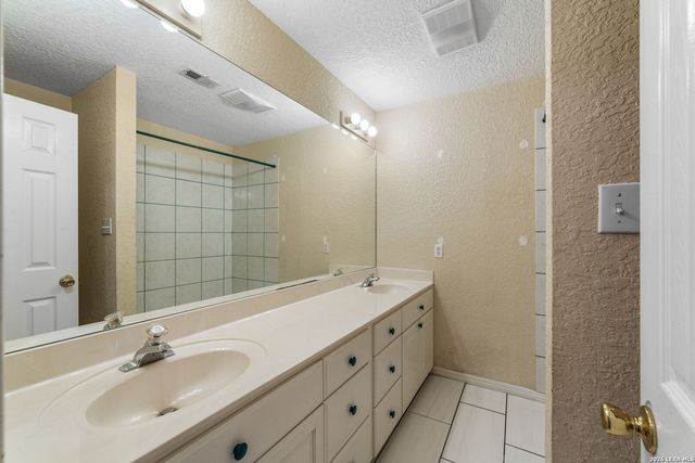 360 PR 4619, Castroville, TX 78009