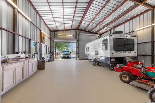 360 PR 4619, Castroville, TX 78009