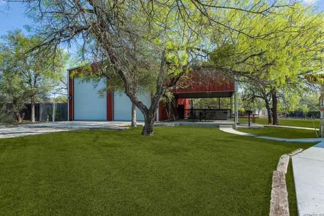 360 PR 4619, Castroville, TX 78009