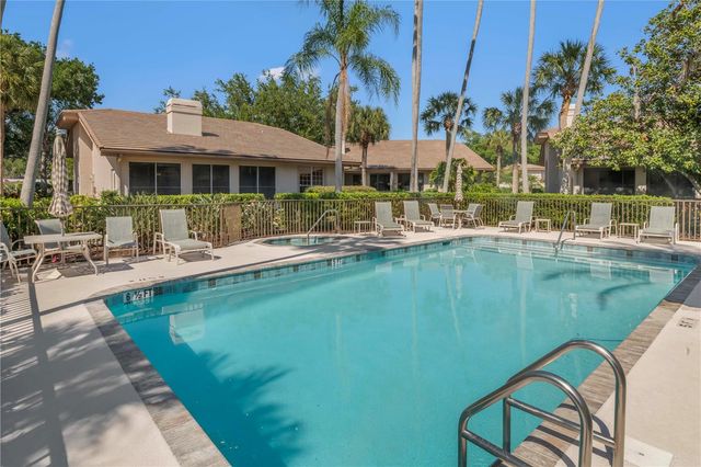 4424 HIGHLAND PARK 5, Sarasota, FL 34235
