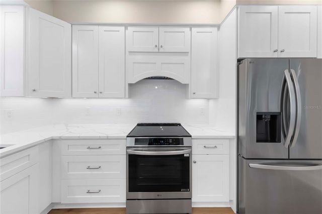 4424 HIGHLAND PARK 5, Sarasota, FL 34235