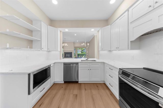 4424 HIGHLAND PARK 5, Sarasota, FL 34235