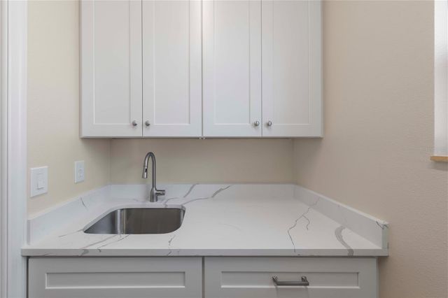 4424 HIGHLAND PARK 5, Sarasota, FL 34235