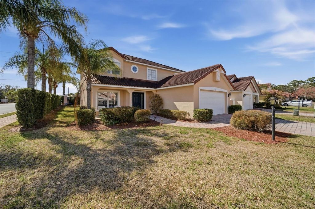 Image 2 of property listing at 411 ROBIN ROAD, Davenport, FL 33896