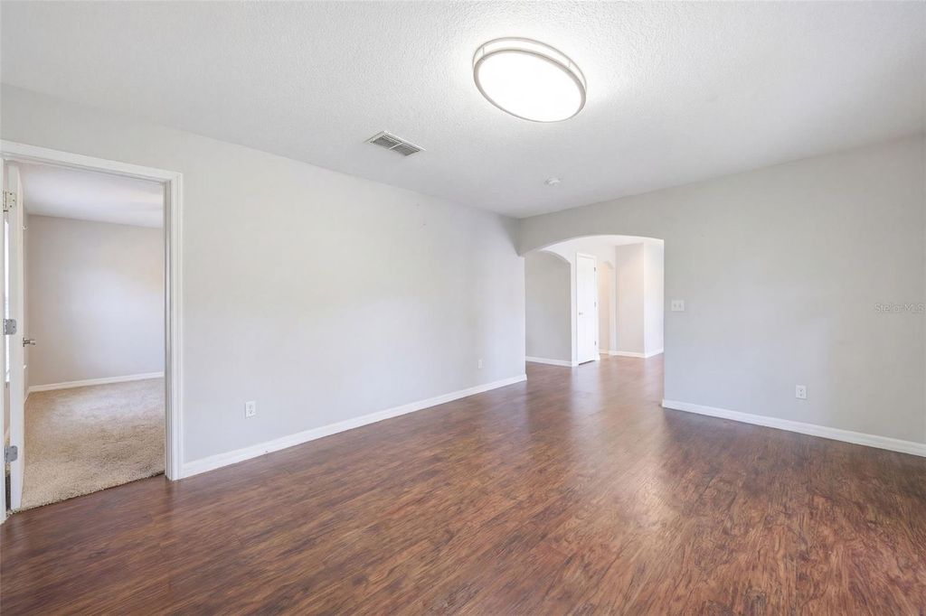 Image 21 of property listing at 411 ROBIN ROAD, Davenport, FL 33896