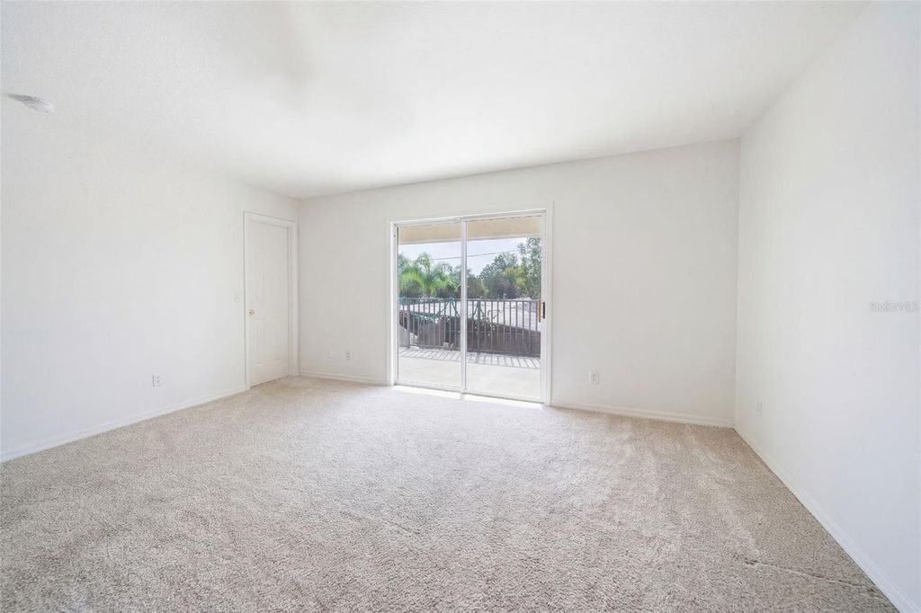 Image 24 of property listing at 411 ROBIN ROAD, Davenport, FL 33896