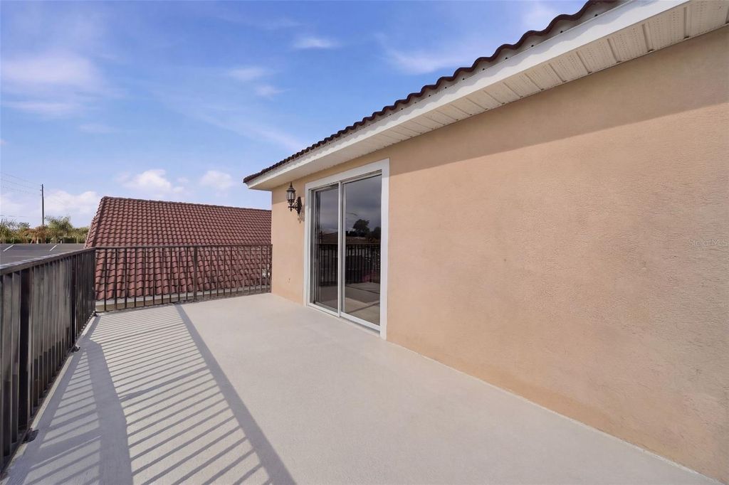 Image 27 of property listing at 411 ROBIN ROAD, Davenport, FL 33896