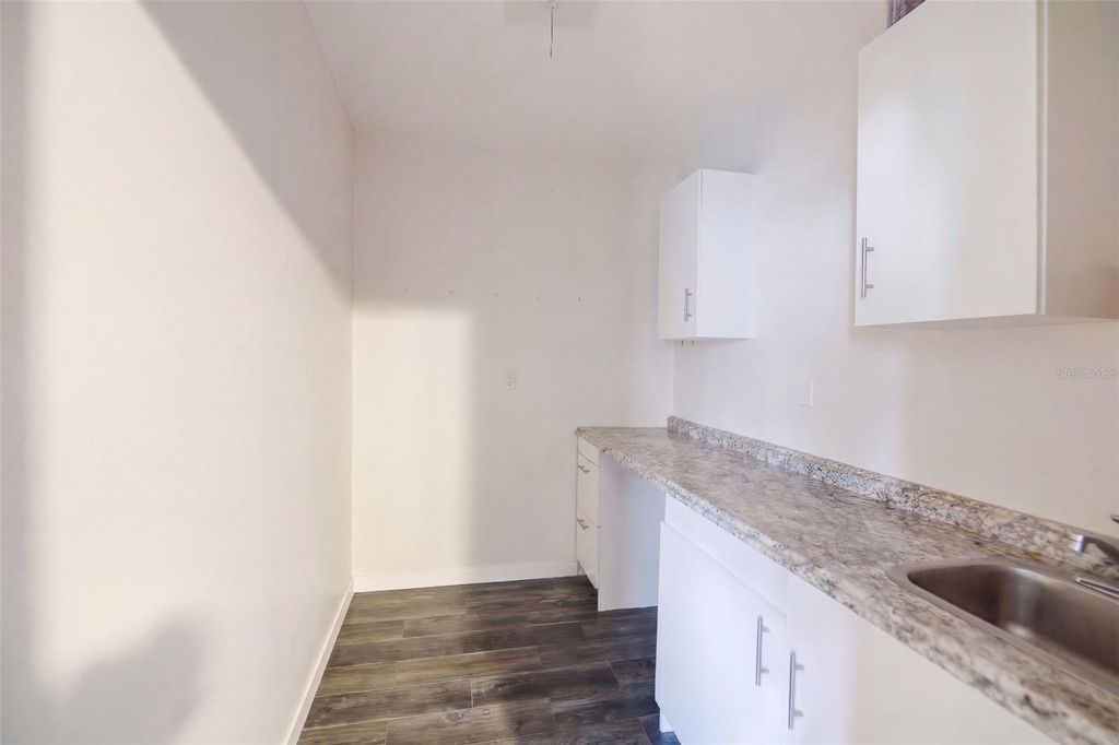 Image 29 of property listing at 411 ROBIN ROAD, Davenport, FL 33896