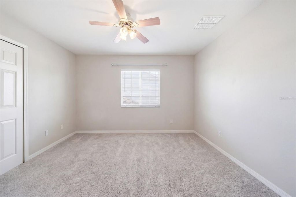 Image 31 of property listing at 411 ROBIN ROAD, Davenport, FL 33896