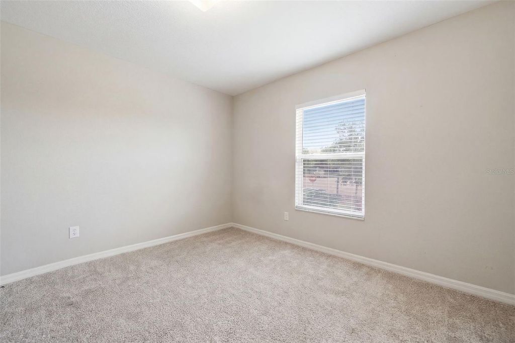 Image 32 of property listing at 411 ROBIN ROAD, Davenport, FL 33896