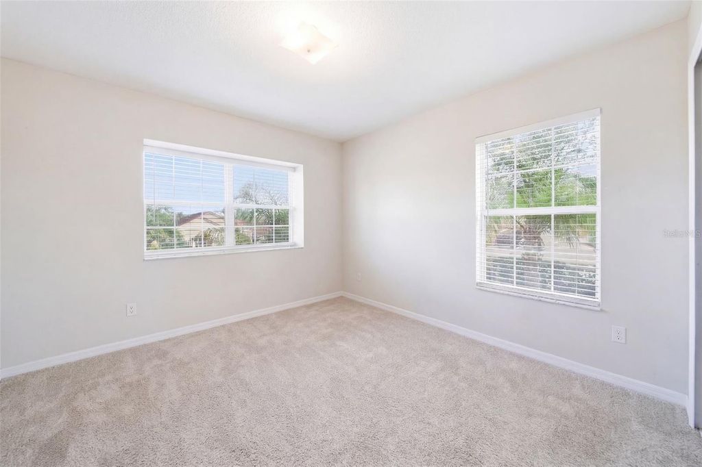 Image 33 of property listing at 411 ROBIN ROAD, Davenport, FL 33896