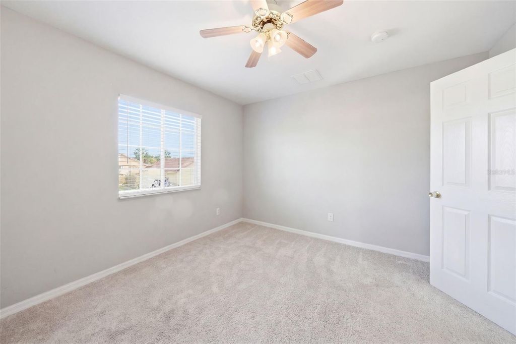 Image 34 of property listing at 411 ROBIN ROAD, Davenport, FL 33896