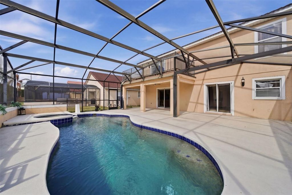 Image 6 of property listing at 411 ROBIN ROAD, Davenport, FL 33896