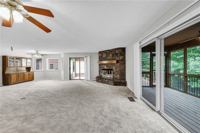 5 Blake Lane, Bella Vista, AR 72714