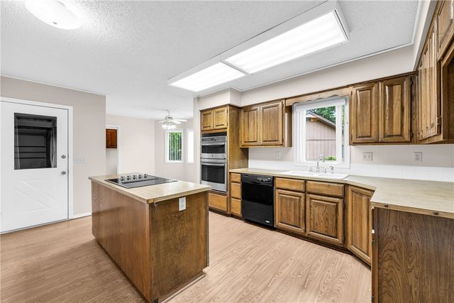 5 Blake Lane, Bella Vista, AR 72714