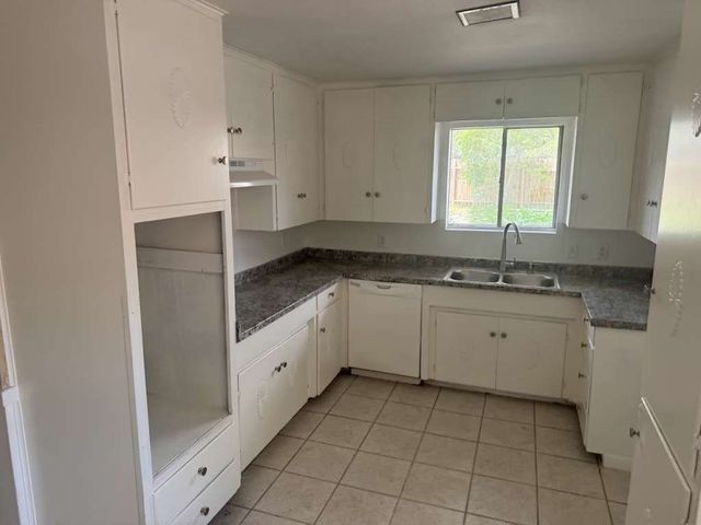 426 Pennington Dr, Corpus Christi, TX 78412