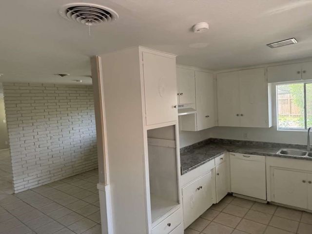 426 Pennington Dr, Corpus Christi, TX 78412