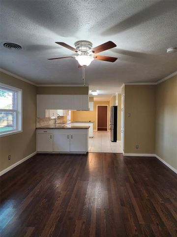 2304 Belvedere Drive, Baytown, TX 77520