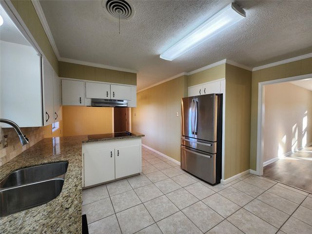 2304 Belvedere Drive, Baytown, TX 77520