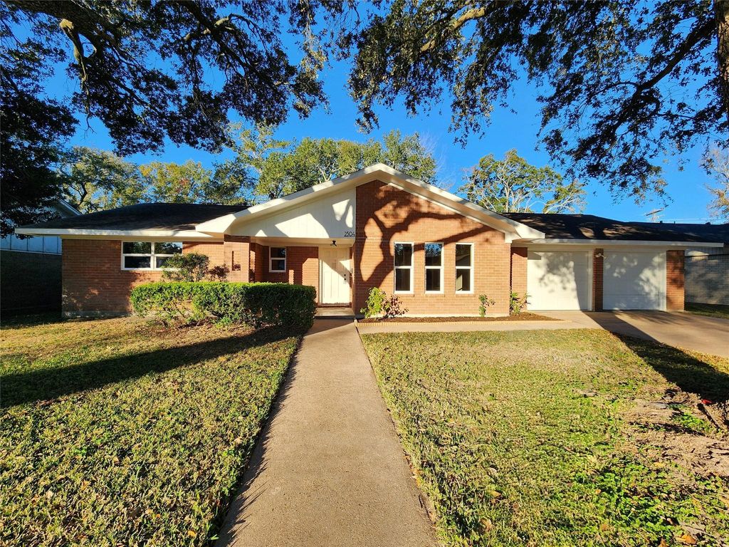 2304 Belvedere Drive, Baytown, TX 77520