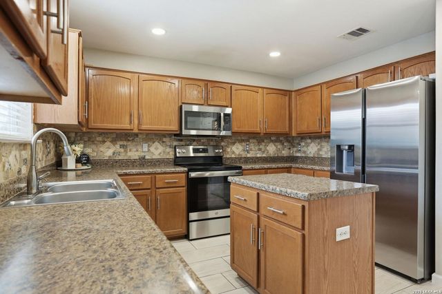 5930 Sapphire Cave, San Antonio, TX 78222