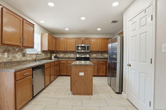 5930 Sapphire Cave, San Antonio, TX 78222