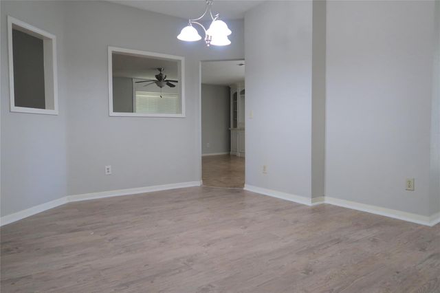 7507 Sunny Oaks Way, Houston, TX 77095