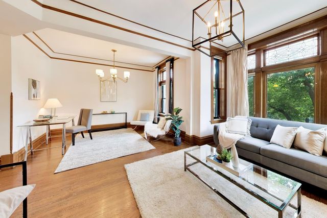 4004 N CLARENDON Avenue 2, Chicago, IL 60613