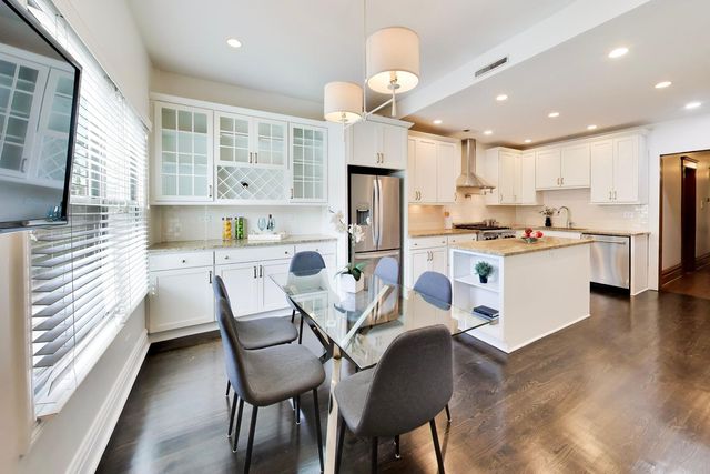 4004 N CLARENDON Avenue 2, Chicago, IL 60613