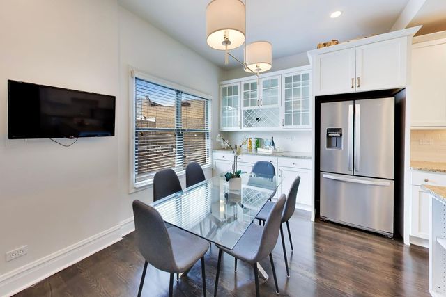 4004 N CLARENDON Avenue 2, Chicago, IL 60613
