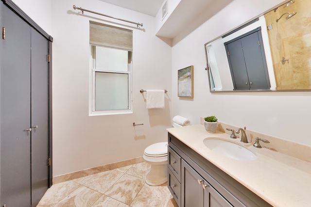 4004 N CLARENDON Avenue 2, Chicago, IL 60613
