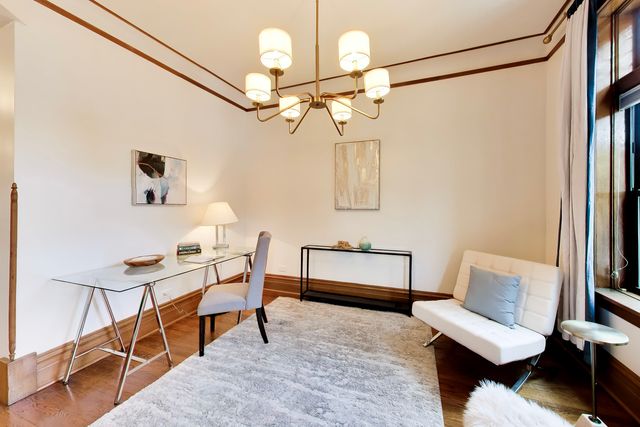 4004 N CLARENDON Avenue 2, Chicago, IL 60613