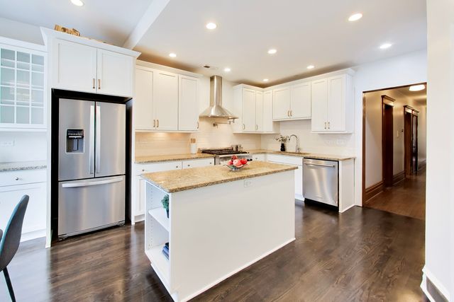4004 N CLARENDON Avenue 2, Chicago, IL 60613