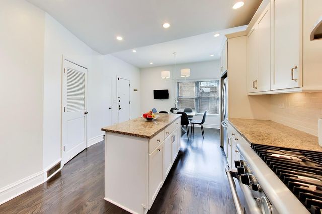 4004 N CLARENDON Avenue 2, Chicago, IL 60613