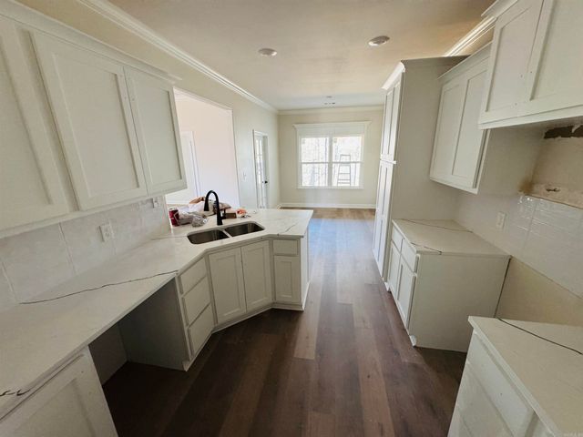 520 Forest Oak Cove, Jacksonville, AR 72076