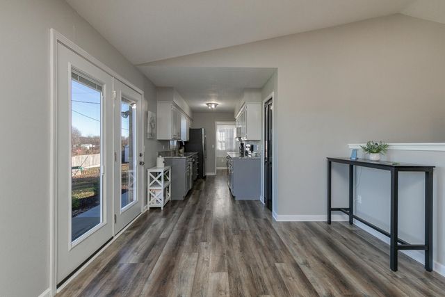 1341 W Pine Street, Bolivar, MO 65613