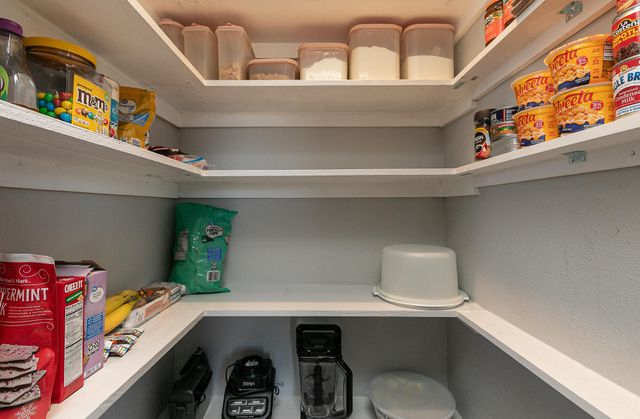 1341 W Pine Street, Bolivar, MO 65613