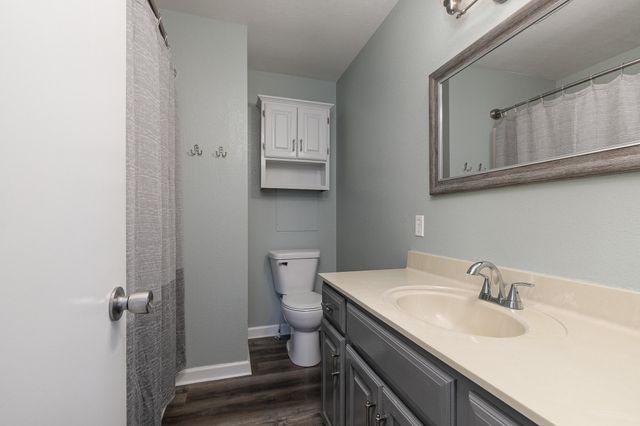 1341 W Pine Street, Bolivar, MO 65613