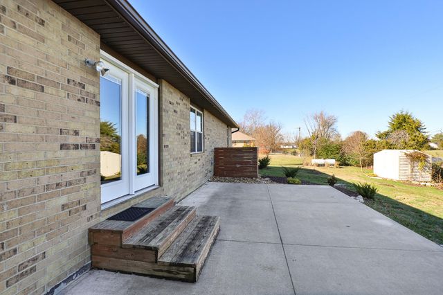 1341 W Pine Street, Bolivar, MO 65613