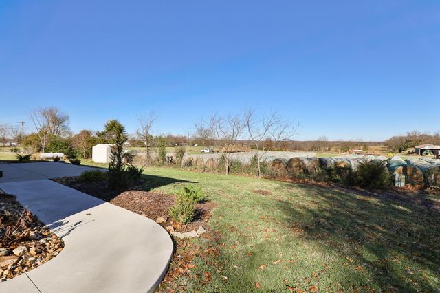 1341 W Pine Street, Bolivar, MO 65613