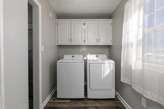 1341 W Pine Street, Bolivar, MO 65613