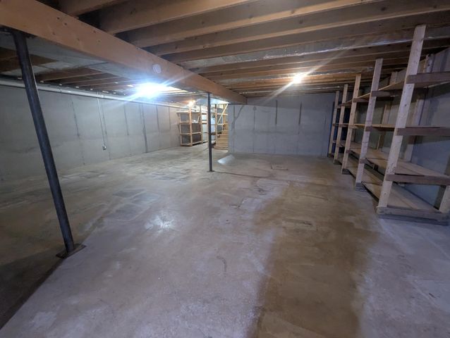 1341 W Pine Street, Bolivar, MO 65613