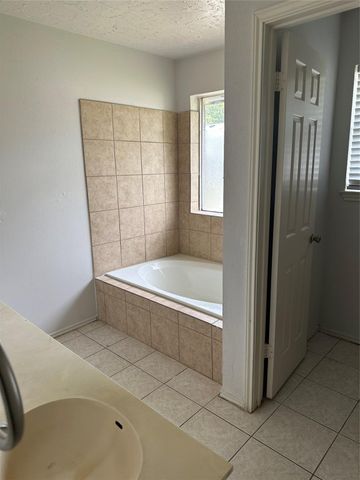 10510 Clear Cove Lane, Houston, TX 77041