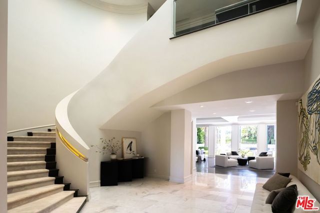 917 N Crescent Drive, Beverly Hills, CA 90210