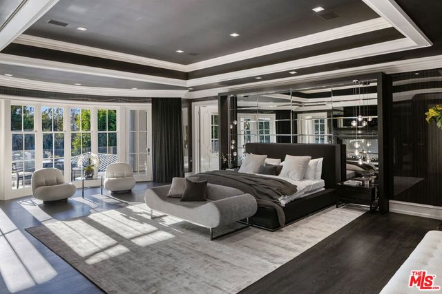 917 N Crescent Drive, Beverly Hills, CA 90210