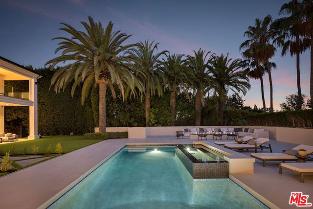 917 N Crescent Drive, Beverly Hills, CA 90210