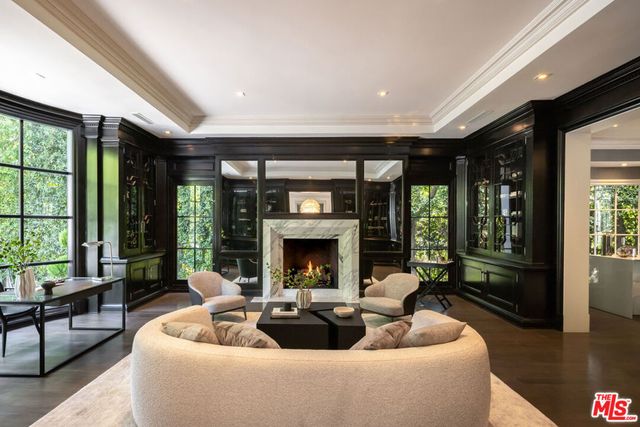 917 N Crescent Drive, Beverly Hills, CA 90210