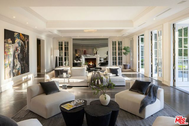 917 N Crescent Drive, Beverly Hills, CA 90210